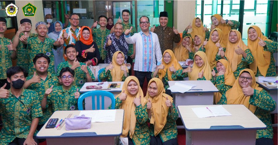 Kunjungan  Kepala Biro Perencanaan Sekretariat Jenderal Kementerian Agama ke MAN 1 Kota Malang