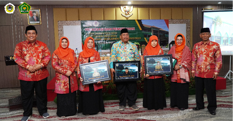 MAN 1 KOTA MALANG LAKUKAN PISAH KENANG EMPAT GTK  DAN SATU PENGAWAS MADRASAH