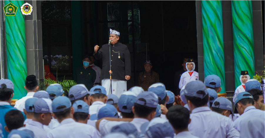 Upacara Bendera MAN 1 Kota Malang bersama Kepala Kemenag Kota Malang